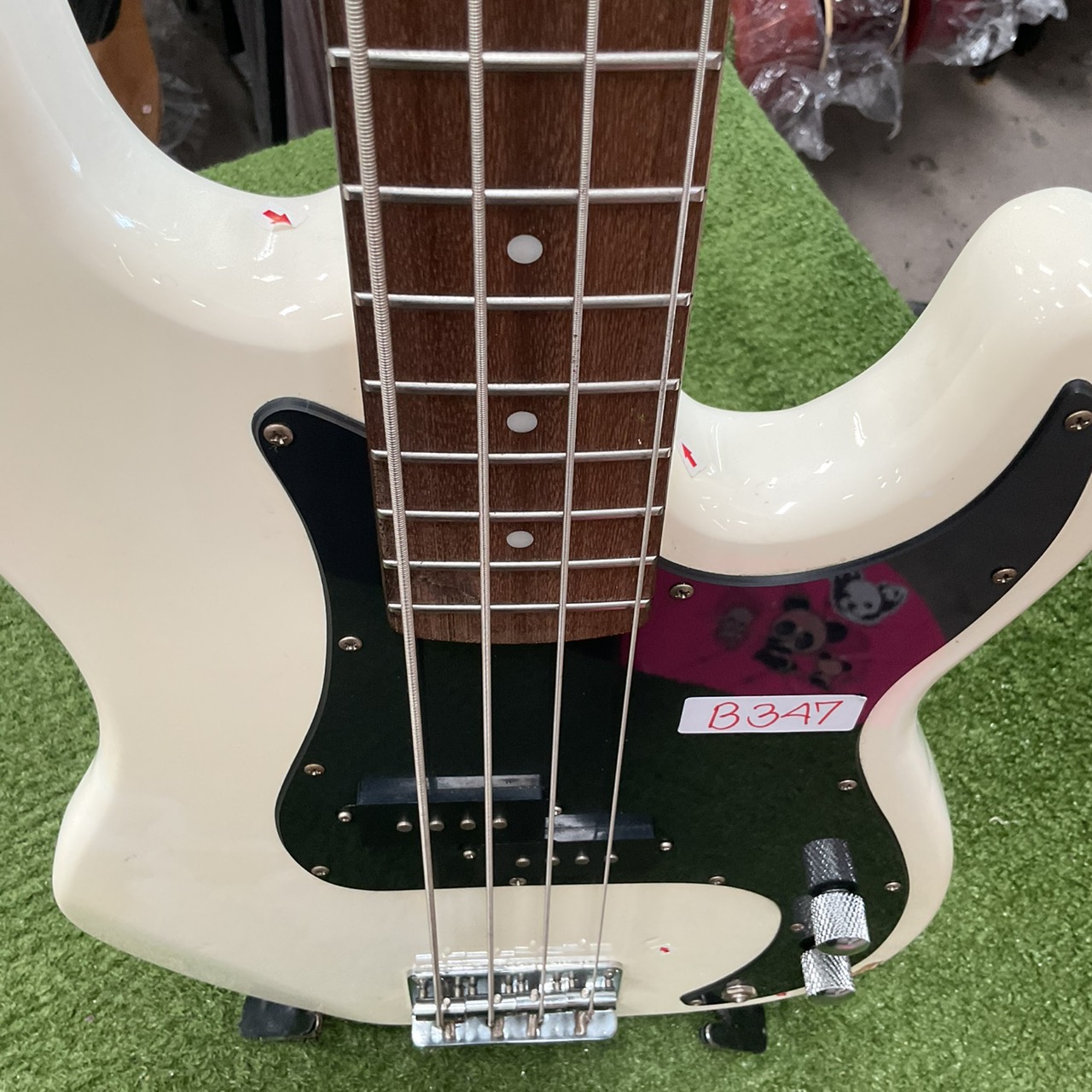 กีต้าร์เบส BUSKER'S