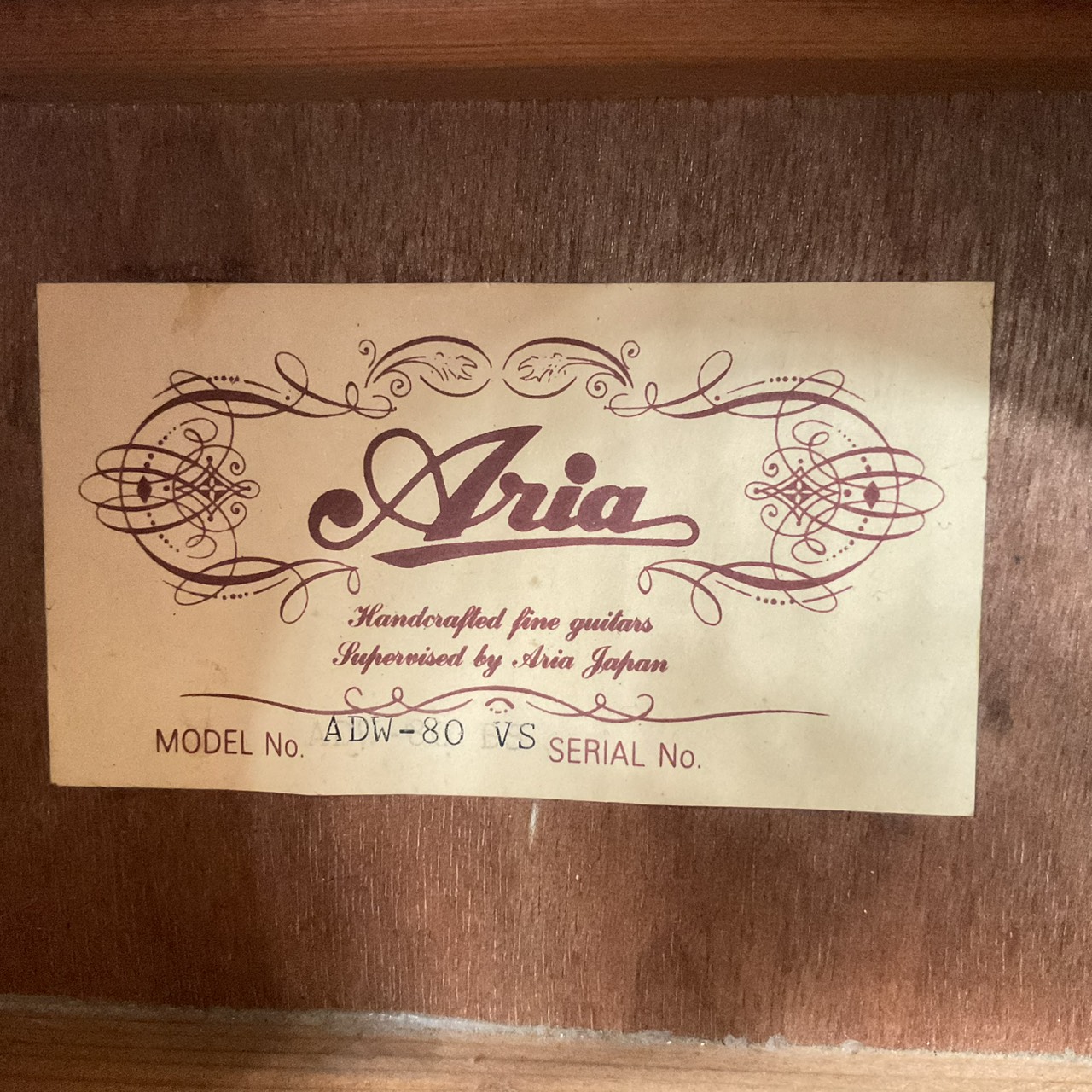 กีต้าร์โปร่ง Aria : ADW-80 VS