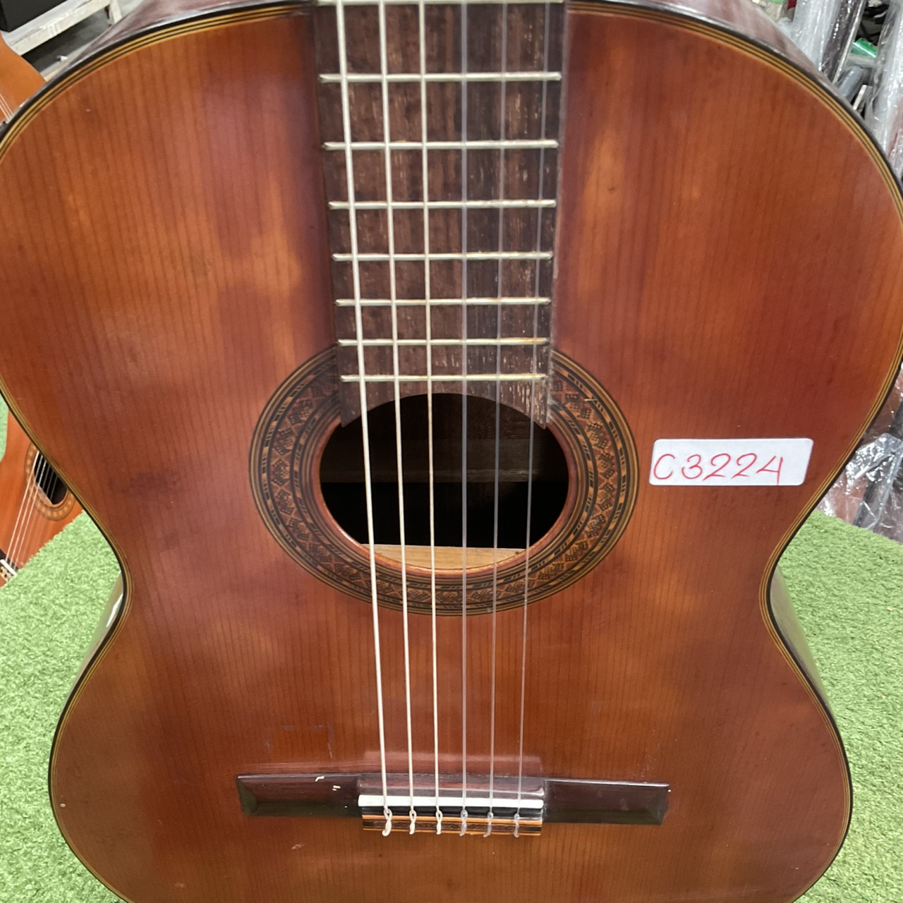 กีต้าร์คลาสสิค ZEN-ON GUT : No.70