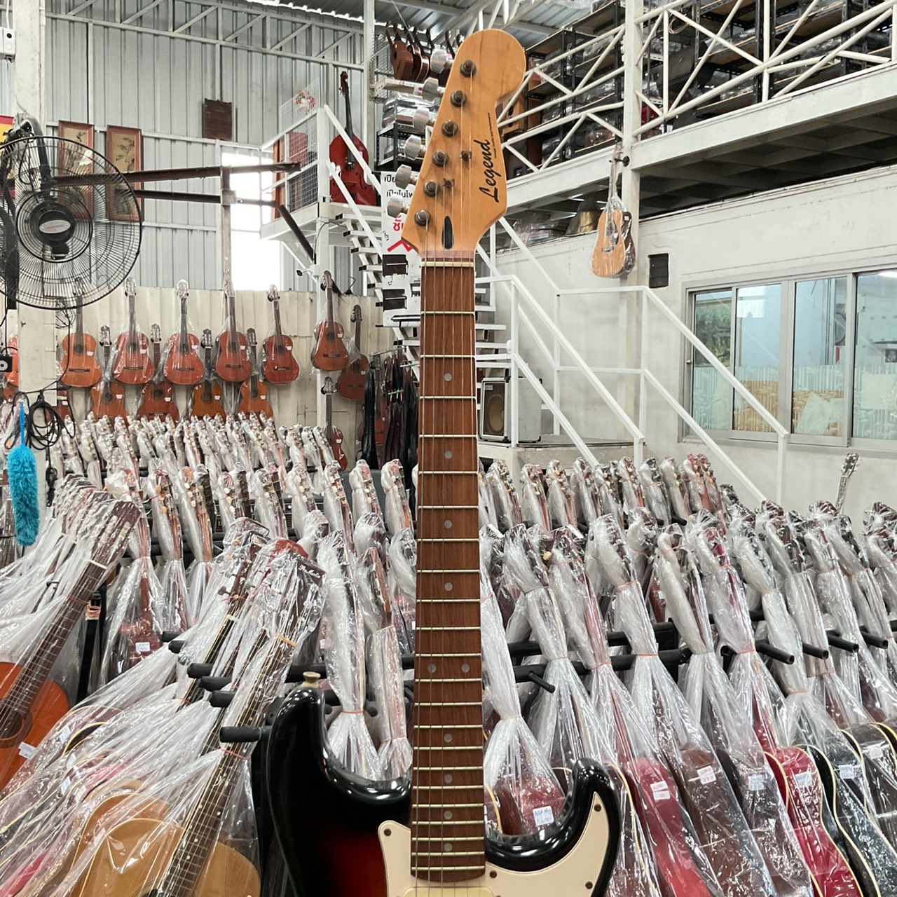 กีต้าร์ไฟฟ้า Legend