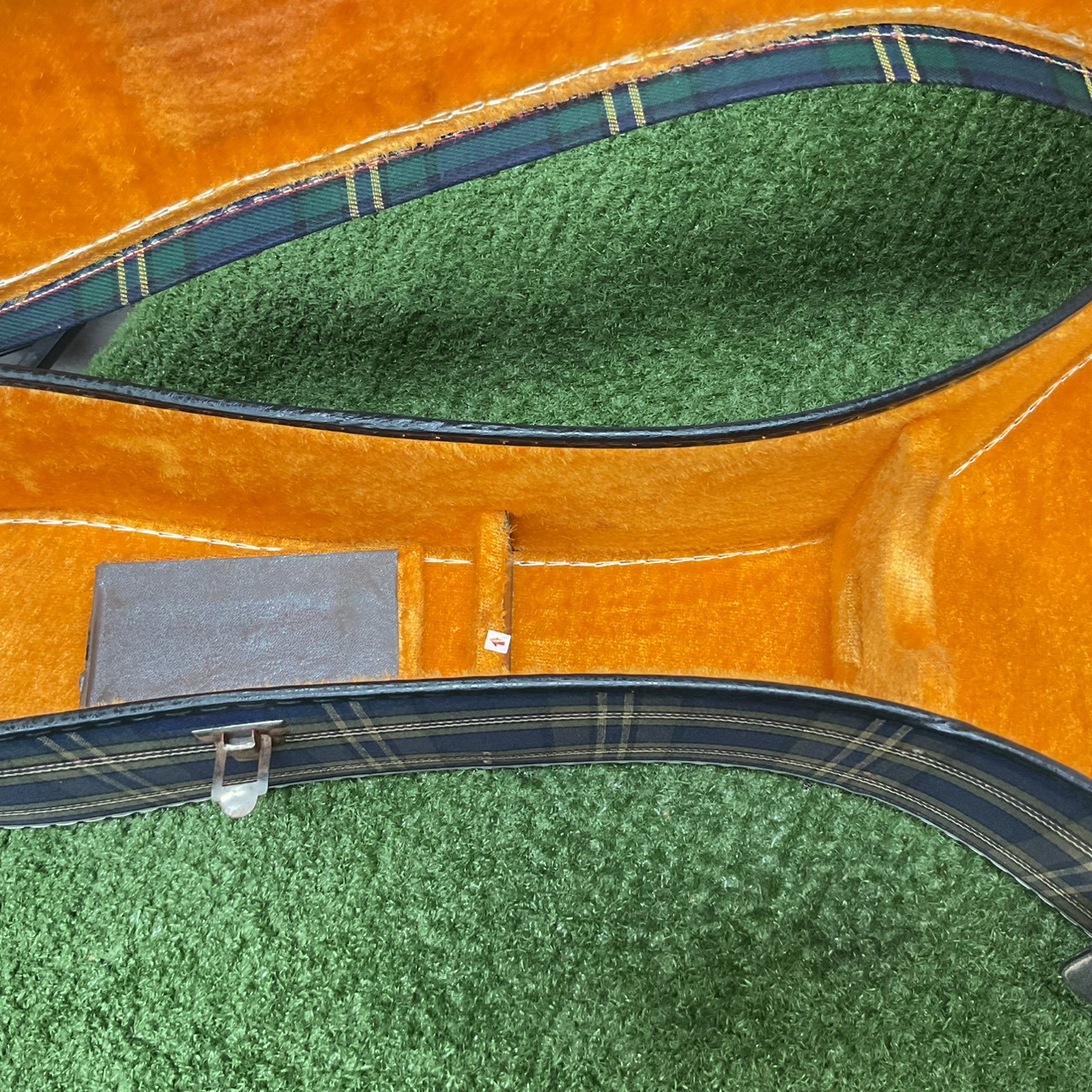 กล่องเคสกีต้าร์โปร่ง