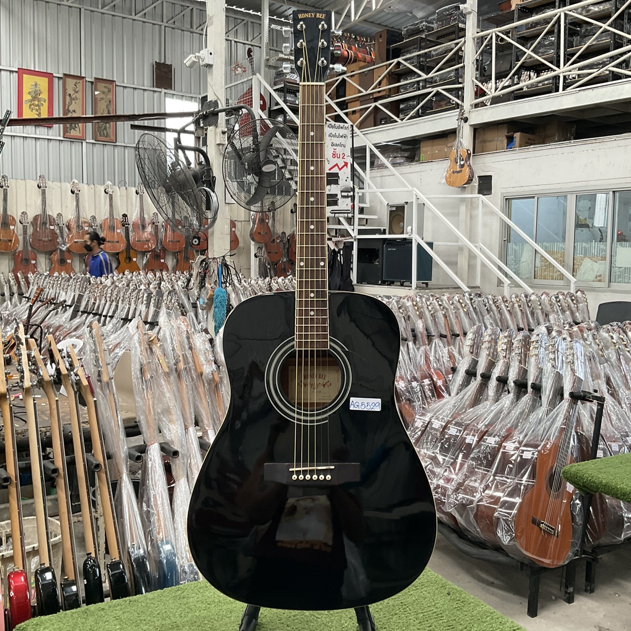 กีต้าร์โปร่ง HONEY BEE : W-15 BK