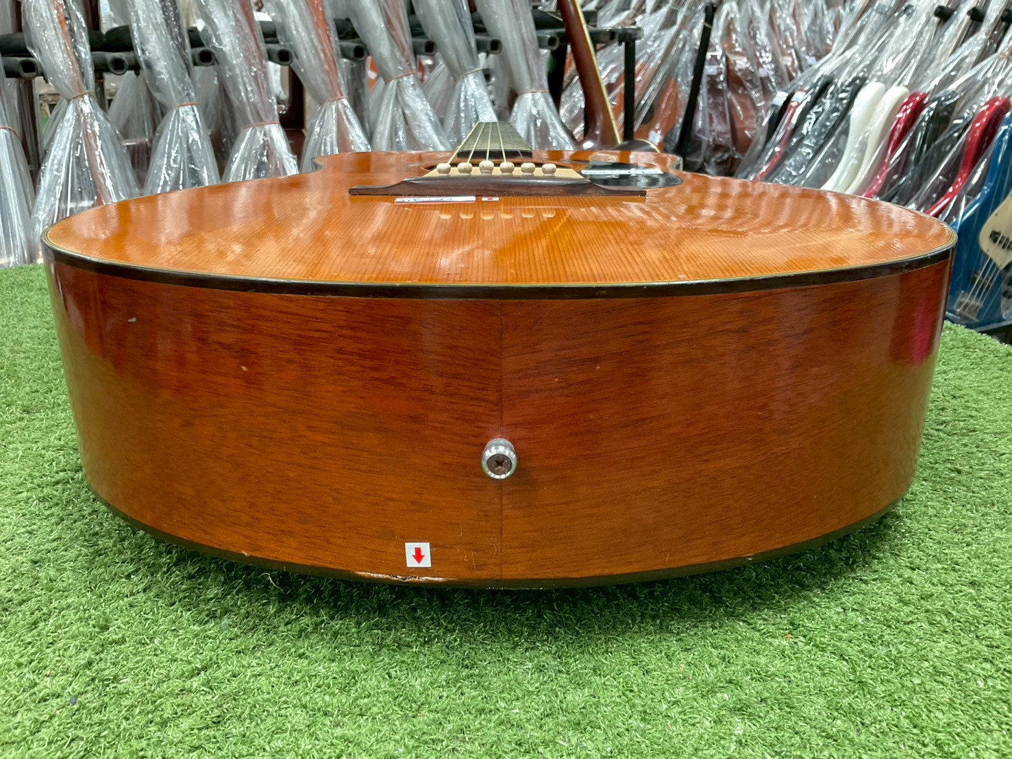 กีต้าร์โปร่ง Hamox Deluxe