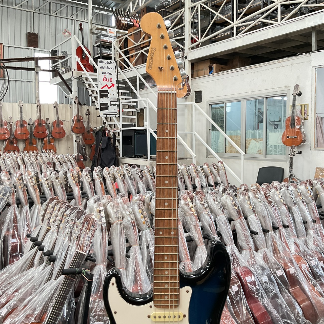 กีต้าร์ไฟฟ้า FORMESTAR (สำหรับมือซ้าย)