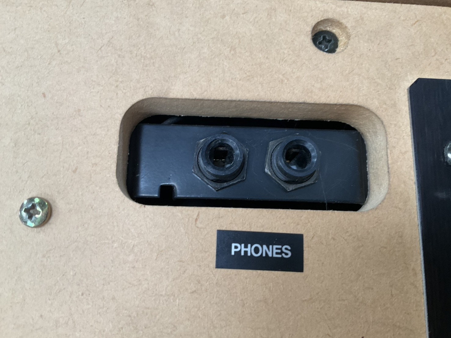 เปียโน YAMAHA : CLP-820 สินค้าไม่พร้อมใช้งาน (ต้องซ่อม)