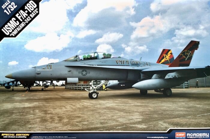 โมเดลเครื่องบินจำลอง Academy ขนาด 1/32 AC12118 USMC F/A-18D VMFA(AW)-242 LE