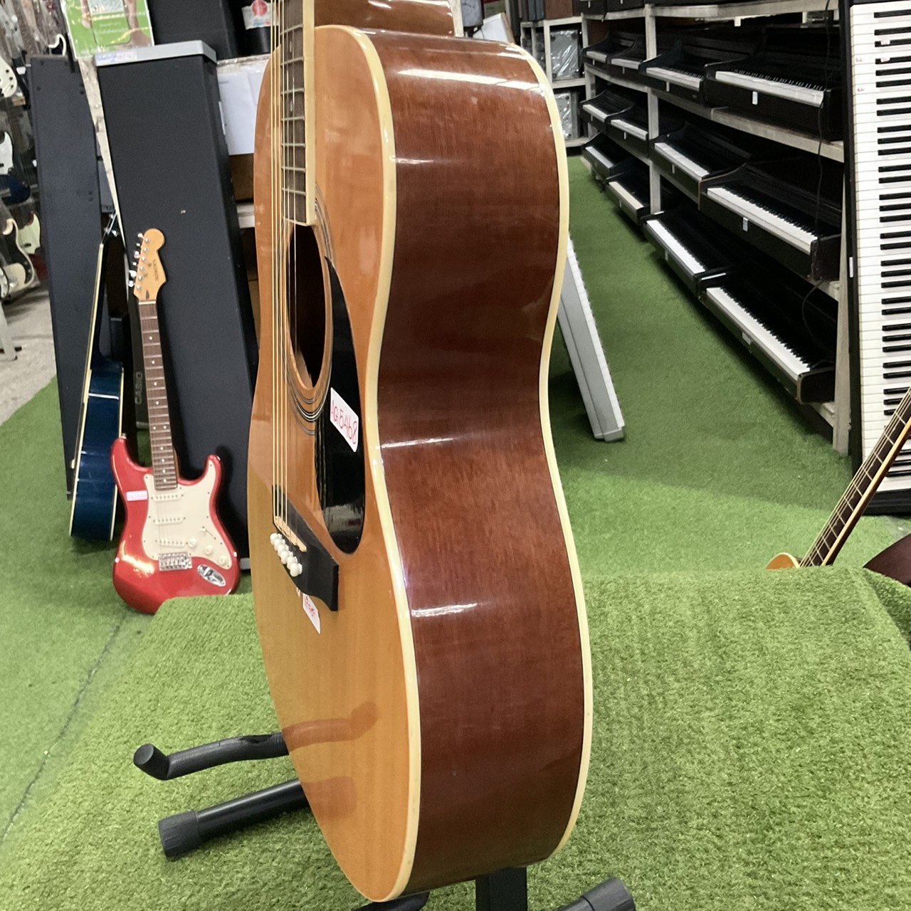 กีต้าร์โปร่ง HONEY BEE : F-15 N