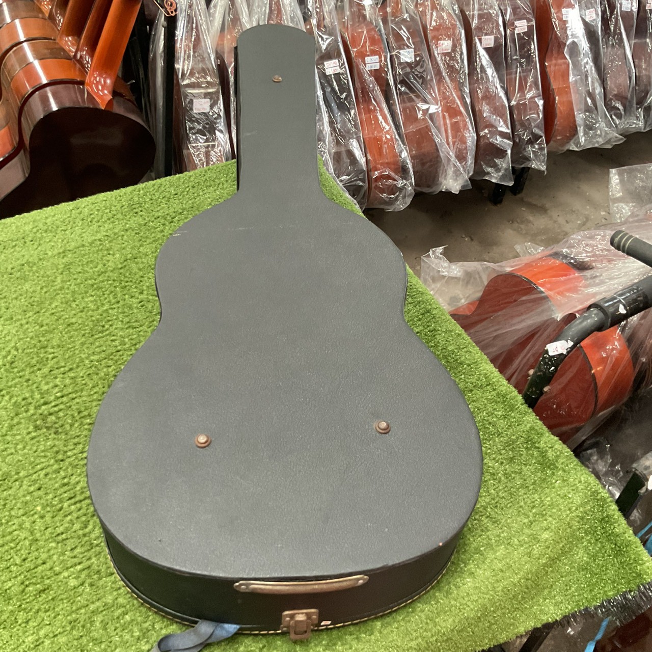 กล่องเคสกีต้าร์คลาสสิค