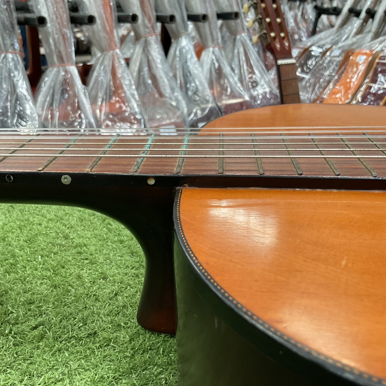 กีต้าร์คลาสสิค Metoro Gat : No.65.65