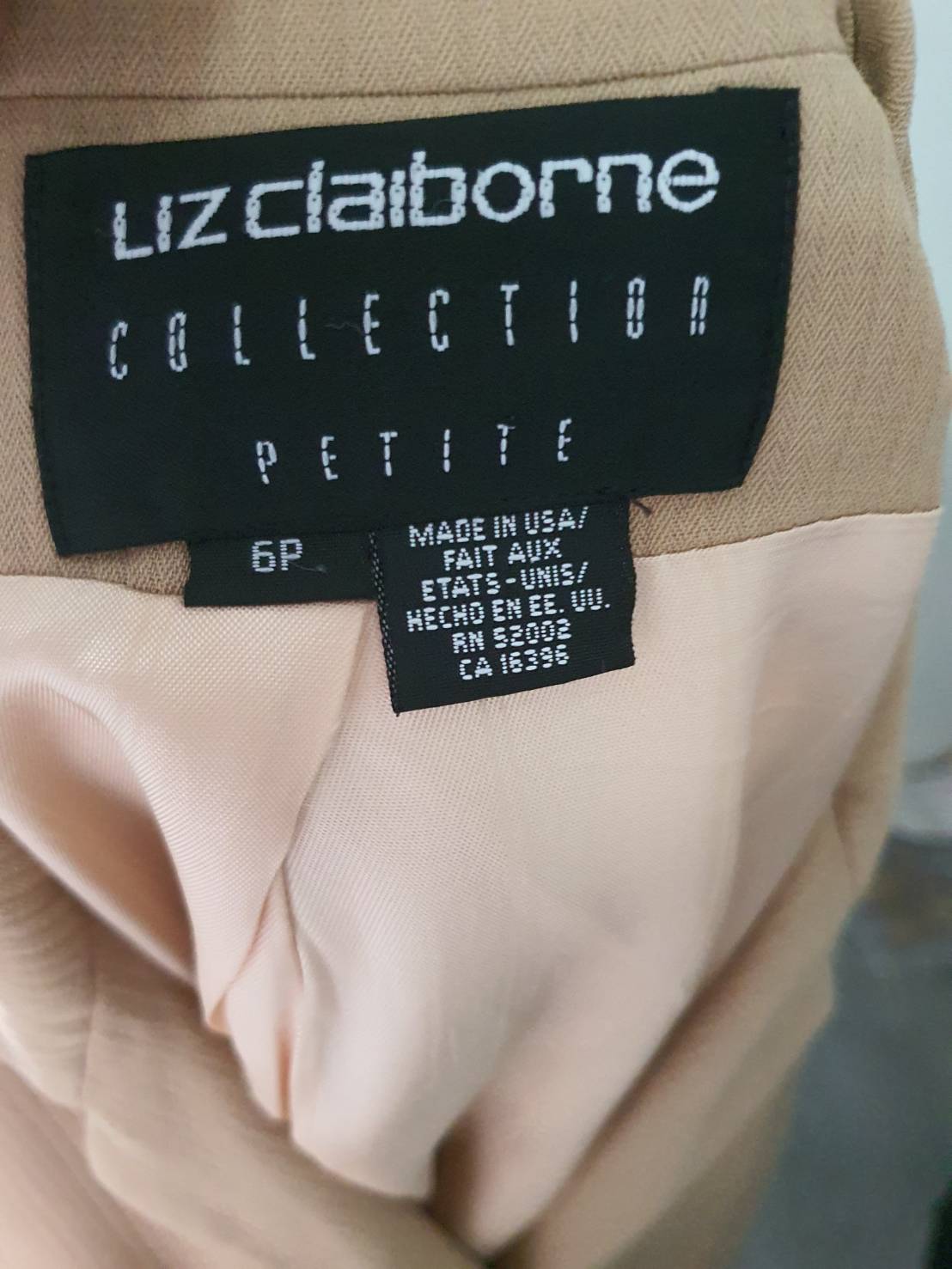 FF06246 เสื้อสูท มือสอง สีเบจ liz claborne อก 36 นิ้ว