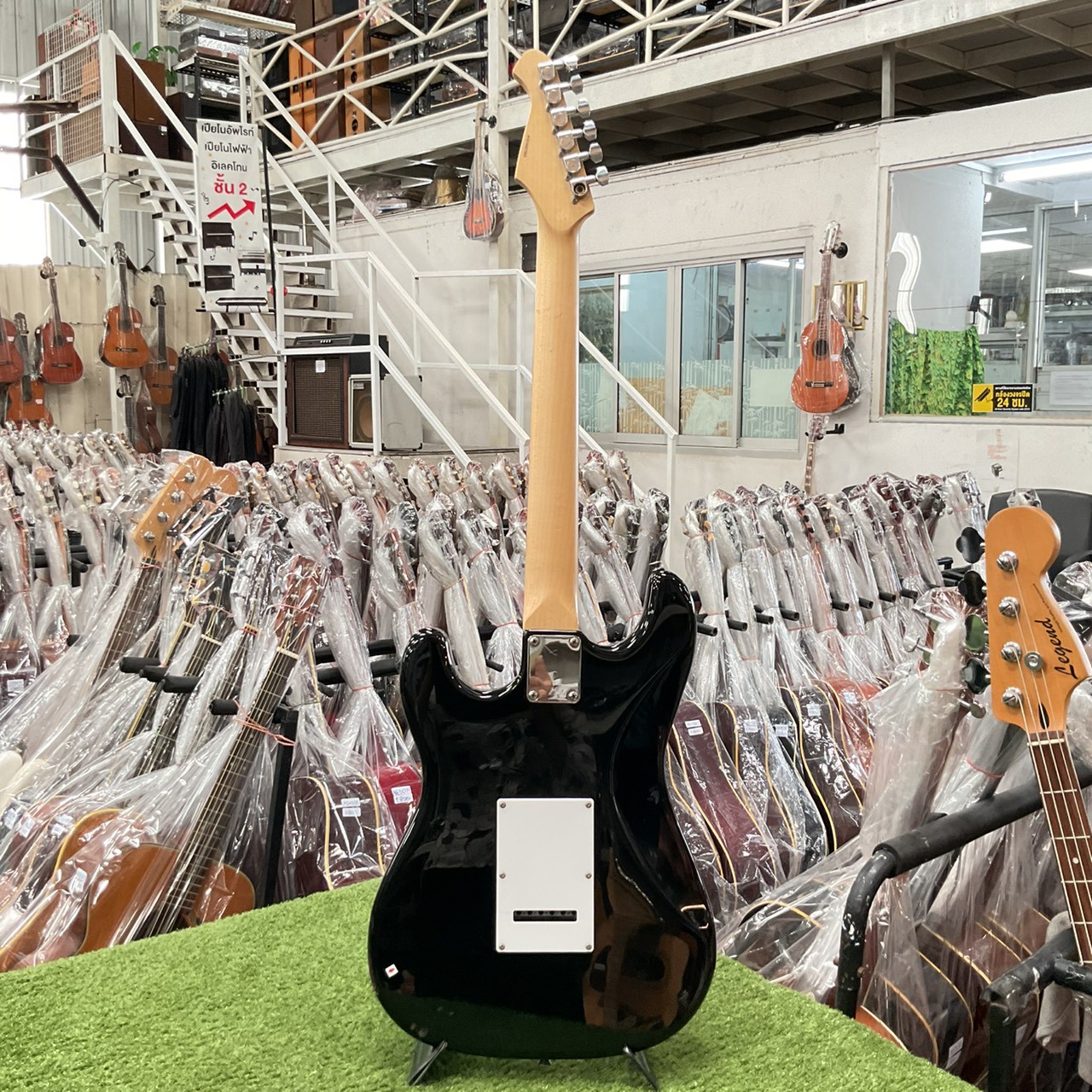 กีต้าร์ไฟฟ้า Legend