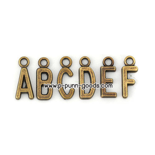 จี้ชุดตัวอักษรภาษาอังกฤษ A-Z (ชุดละ 26 ชิ้น)