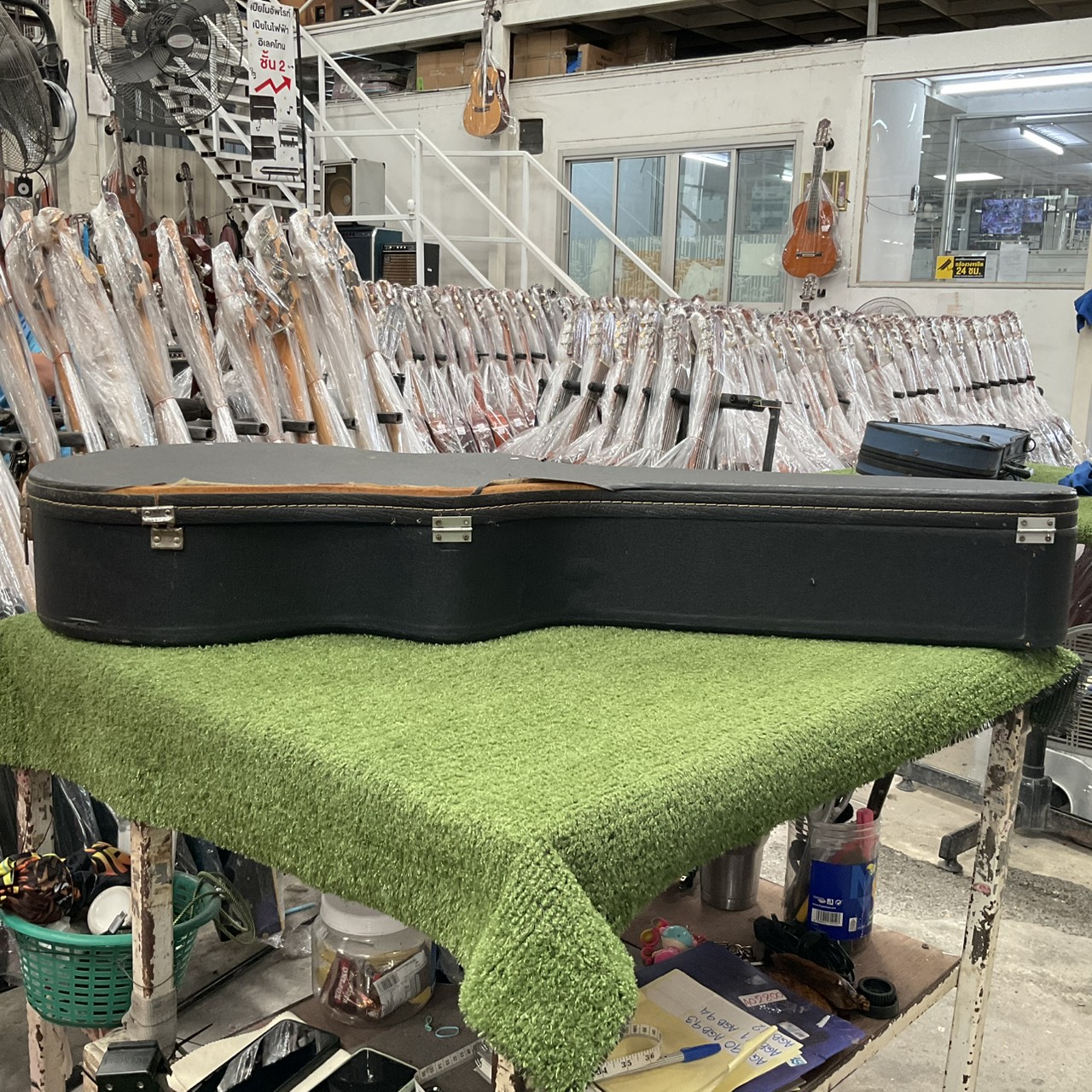 กล่องเคสกีต้าร์โปร่ง