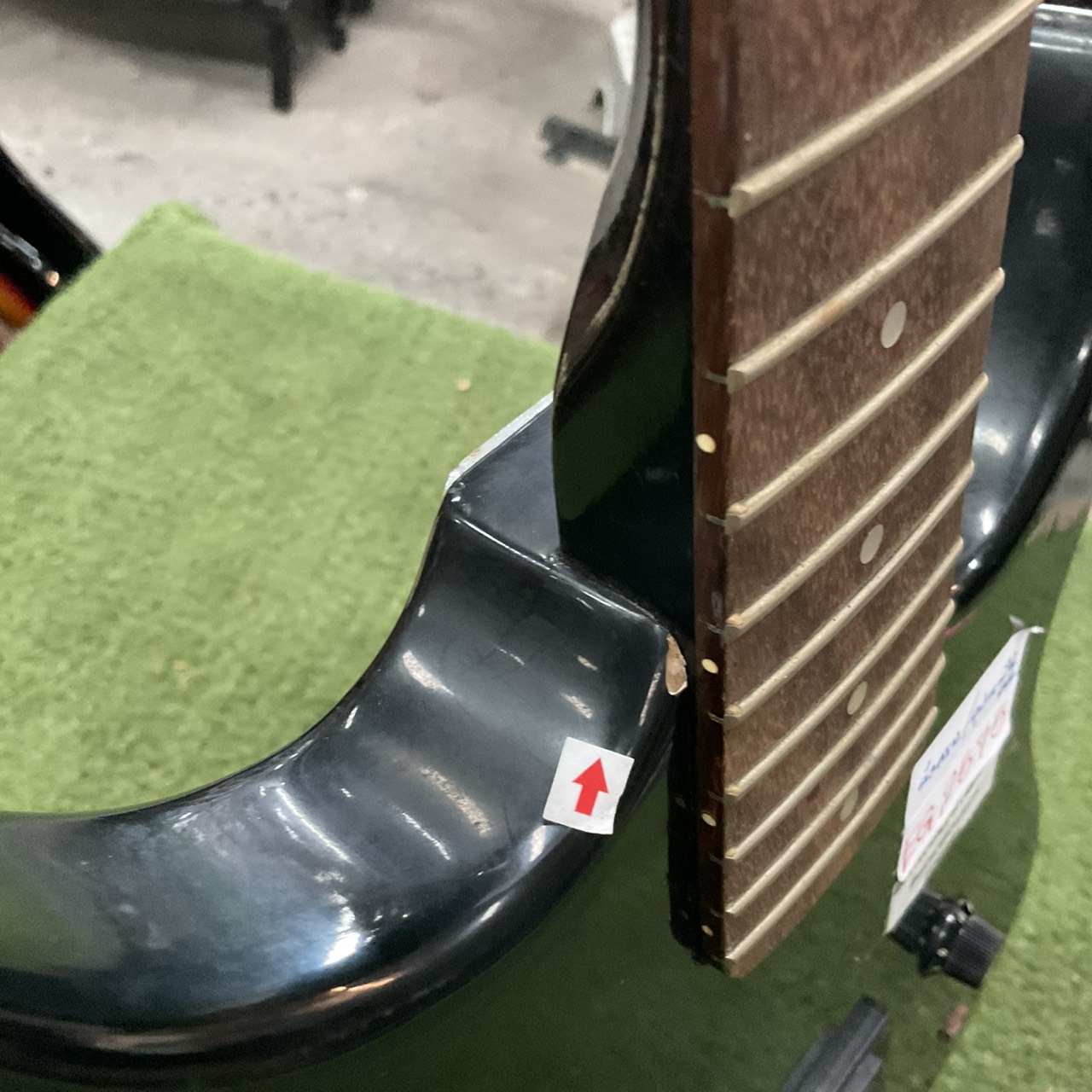 กีต้าร์ไฟฟ้า Birth : KY-01 สินค้าไม่พร้อมใช้งาน (ต้องซ่อม)