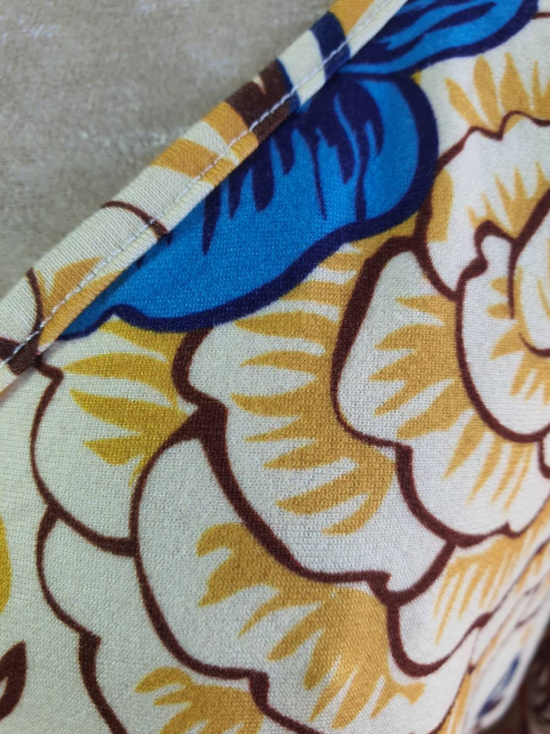 FF04031 เสื้อผ้ามือสอง ลวดลายสวย แบรนด์ Sakurafiua อก 38-40 นิ้ว