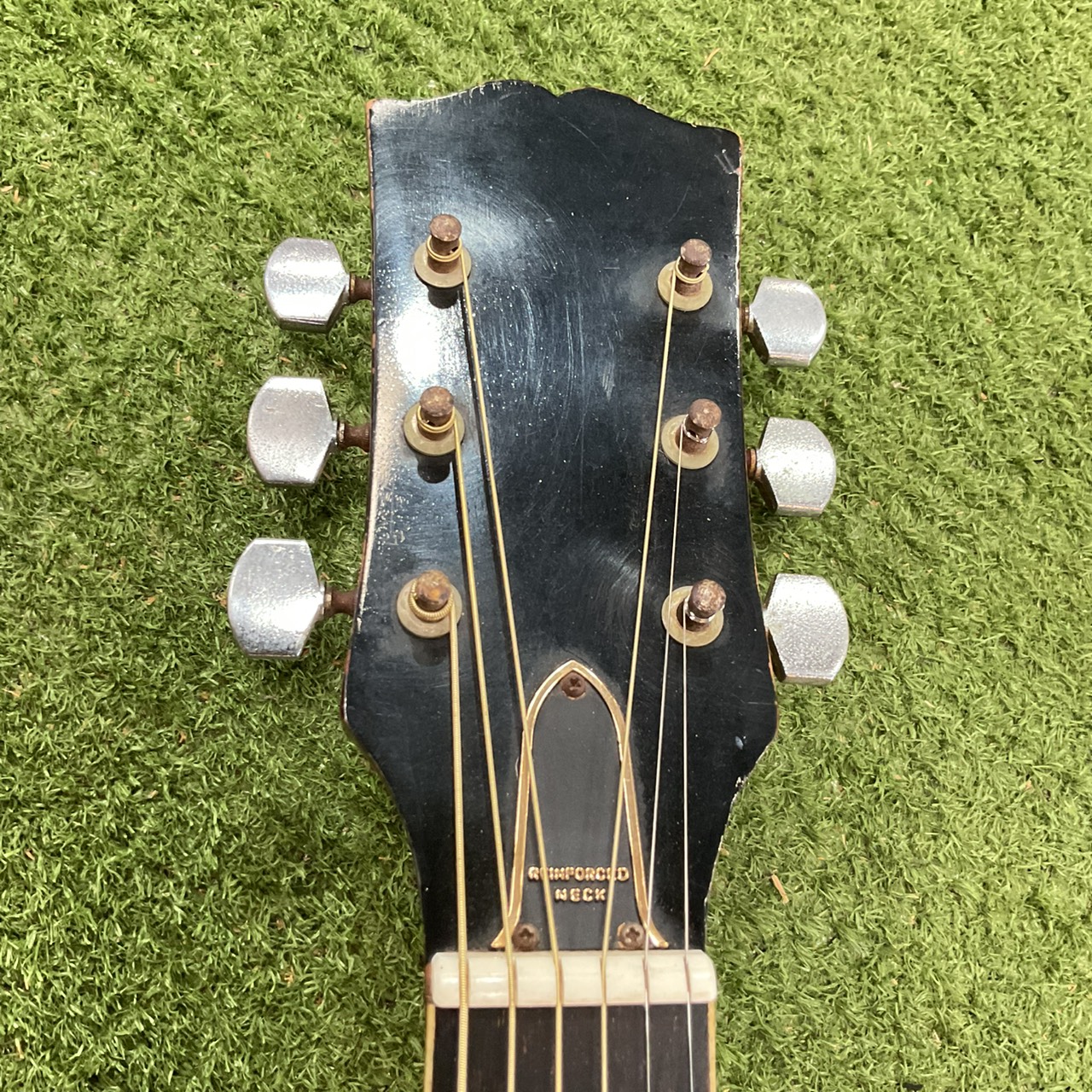 กีต้าร์โปร่ง VICTOR : F180