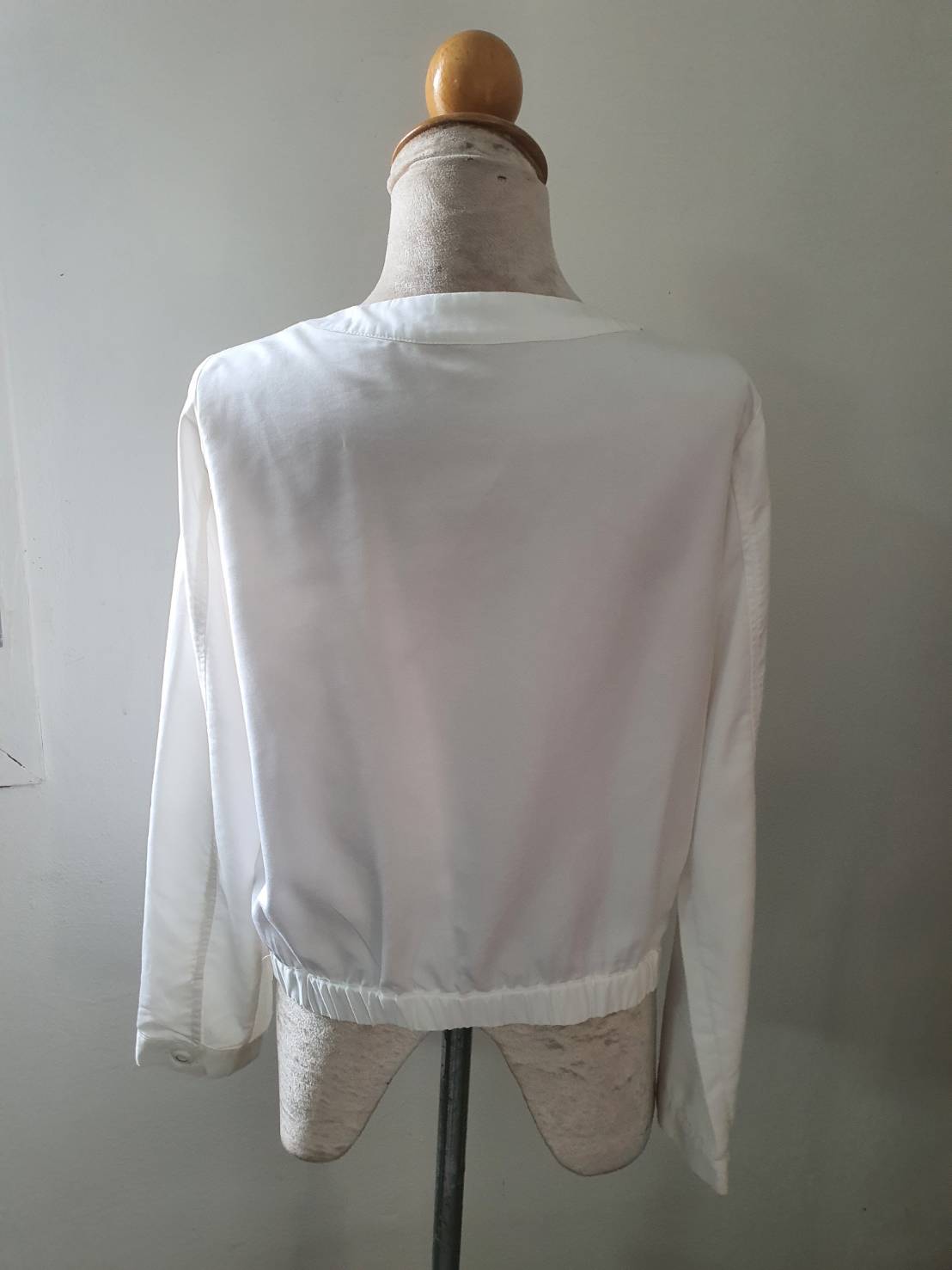 FF06545 เสื้อคลุมมือสอง สีขาว GLACIER อก 36 นิ้ว