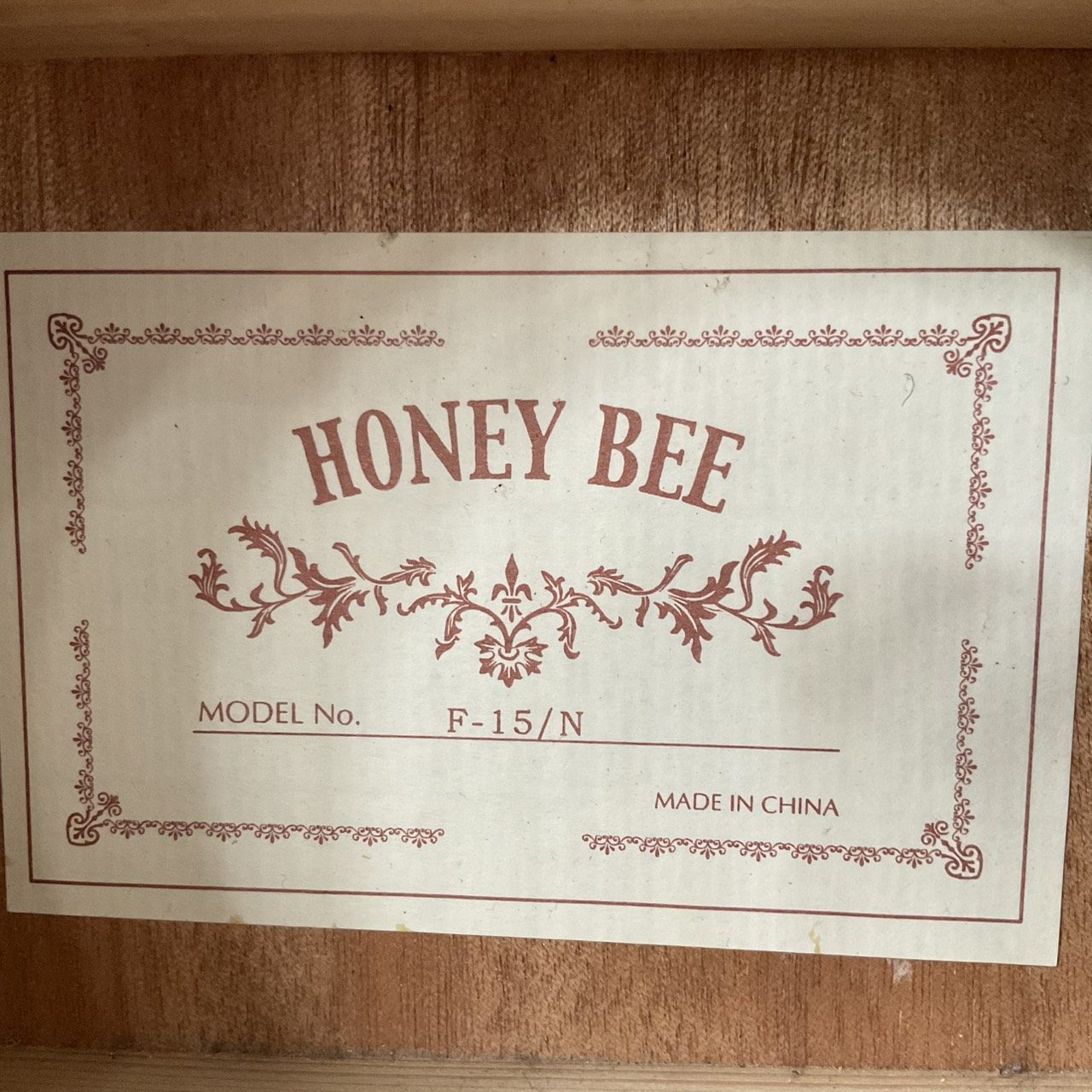 กีต้าร์โปร่ง HONEY BEE : F-15 N