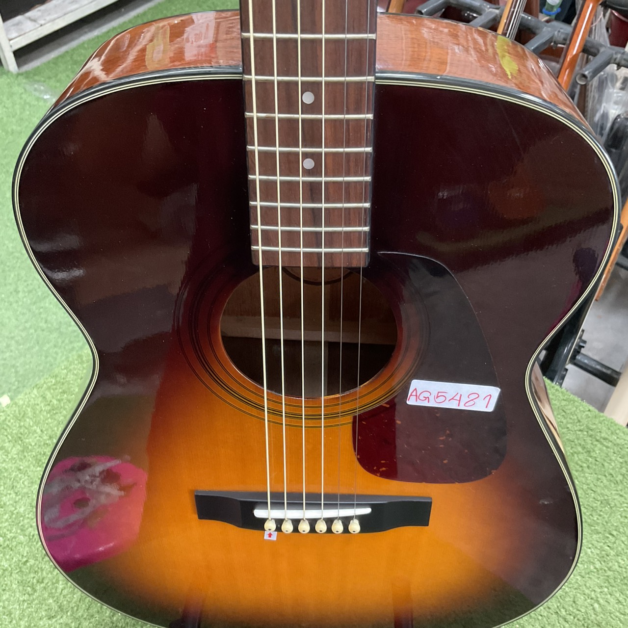 กีต้าร์โปร่ง Morris : MF-208