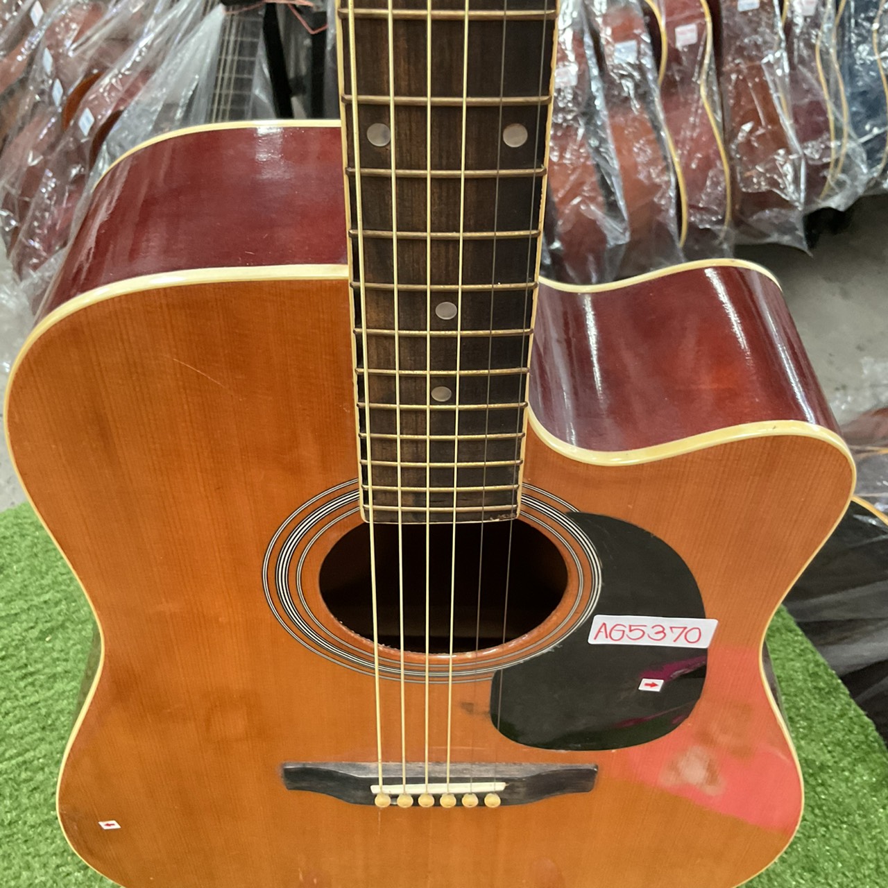 กีต้าร์โปร่ง MoDern