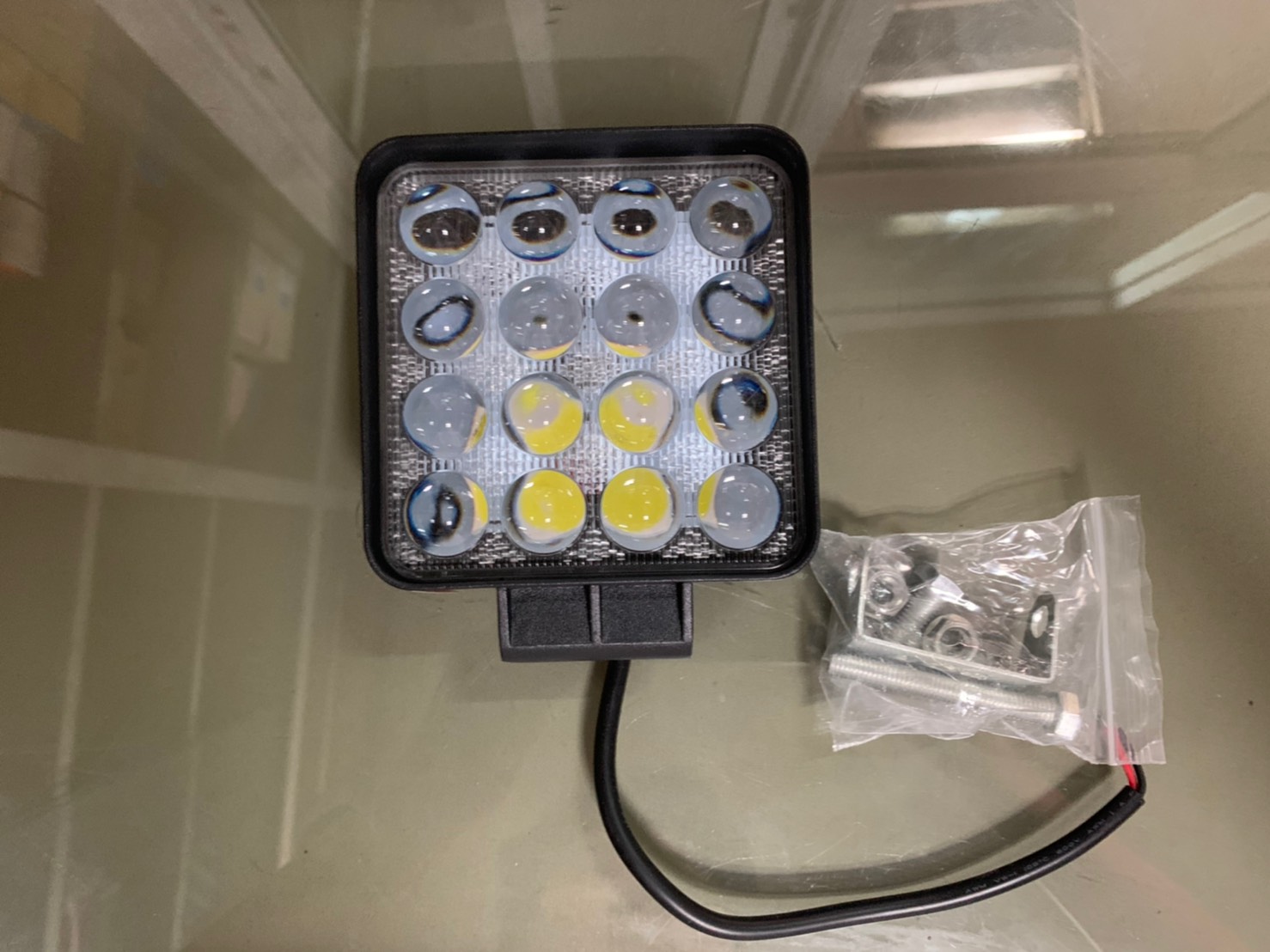 ไฟสปอร์ทไลท์ LED สีเหลี่ยม 4 นิ้ว 12V 24V