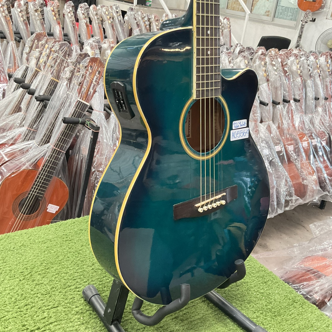 กีต้าร์โปร่งไฟฟ้า Sepia Crue : EAW-180-BLS