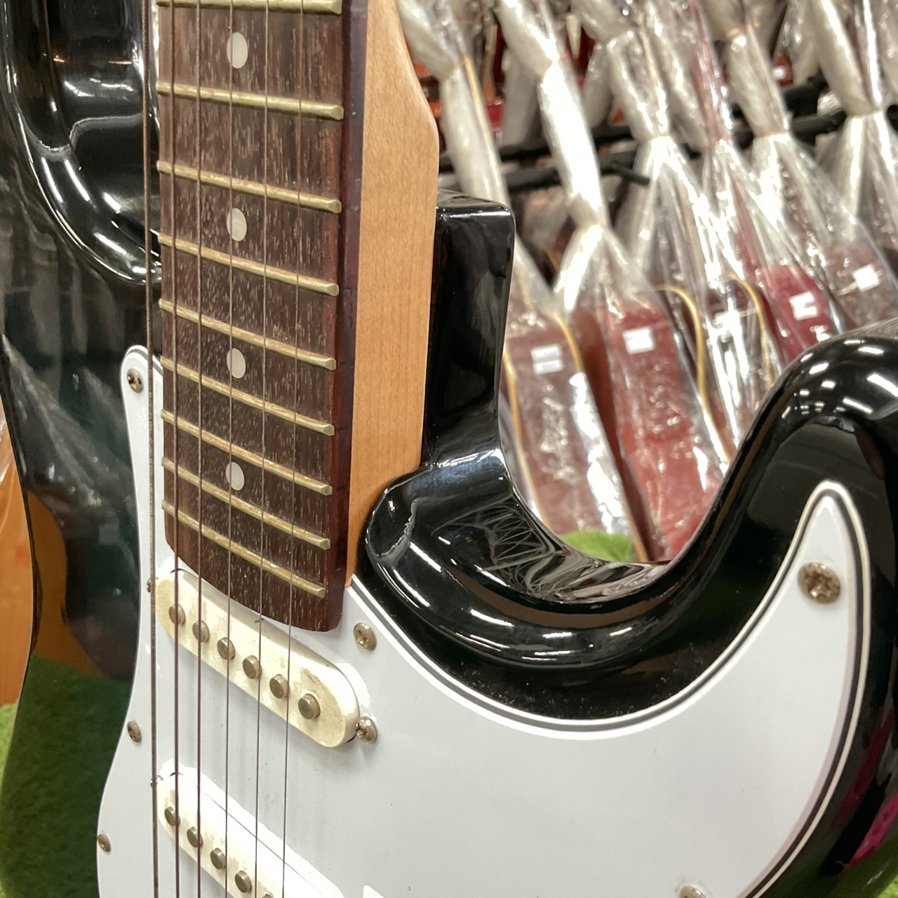 กีต้าร์ไฟฟ้า PhotoGenic