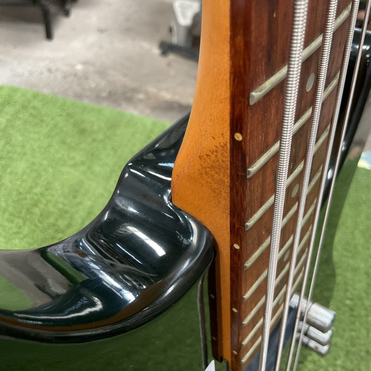 กีต้าร์เบส FERNANDES : LIMITED EDITION