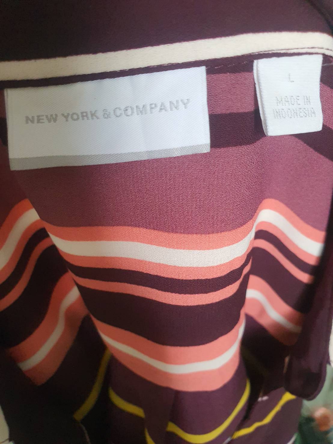 FF06432 เสื้อผ้ามือสอง ชีฟอง สีแดงเข้ม NEW YORK & COMPANY อก 44 นิ้ว