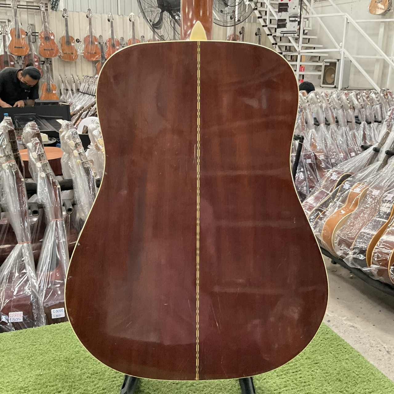 กีต้าร์โปร่ง Morris : W-18