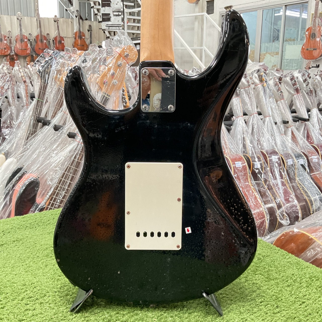 กีต้าร์ไฟฟ้า YAMAHA :EG-112