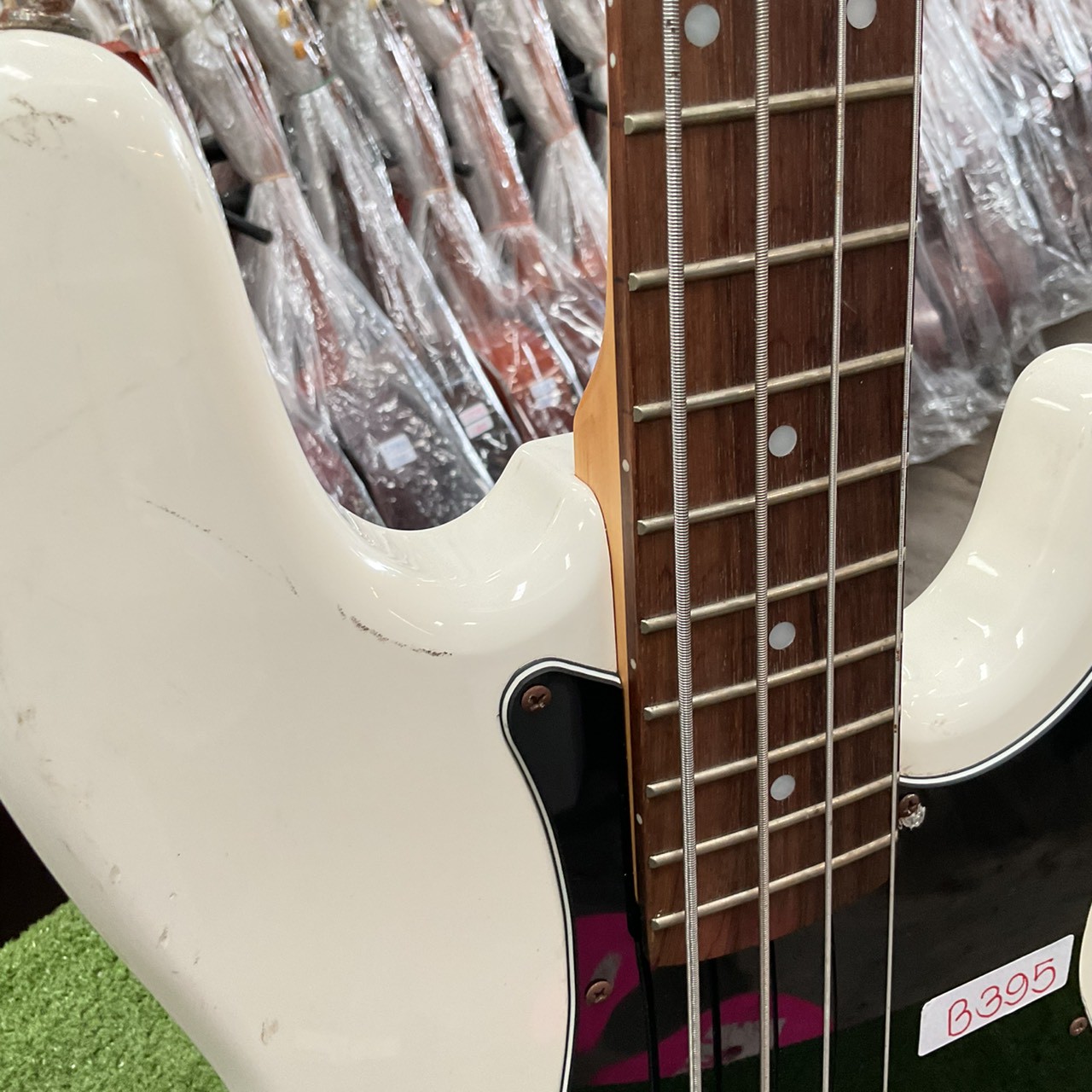 กีต้าร์เบส SELDER