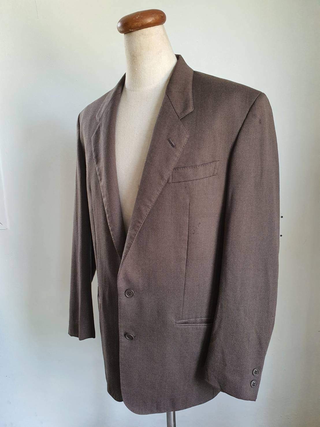 SUIT-B0009 เสื้อสูท สีน้ำตาล ลายกางปลา แบรนด์CRESTMAN อก 40 นิ้ว