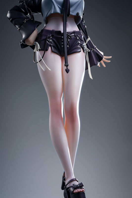 [Bonus] Heichazi is having trouble choosing stockings in a fitting room illustrated by dK.senie 1/6 Complete Figure(Provisional Pre-order)