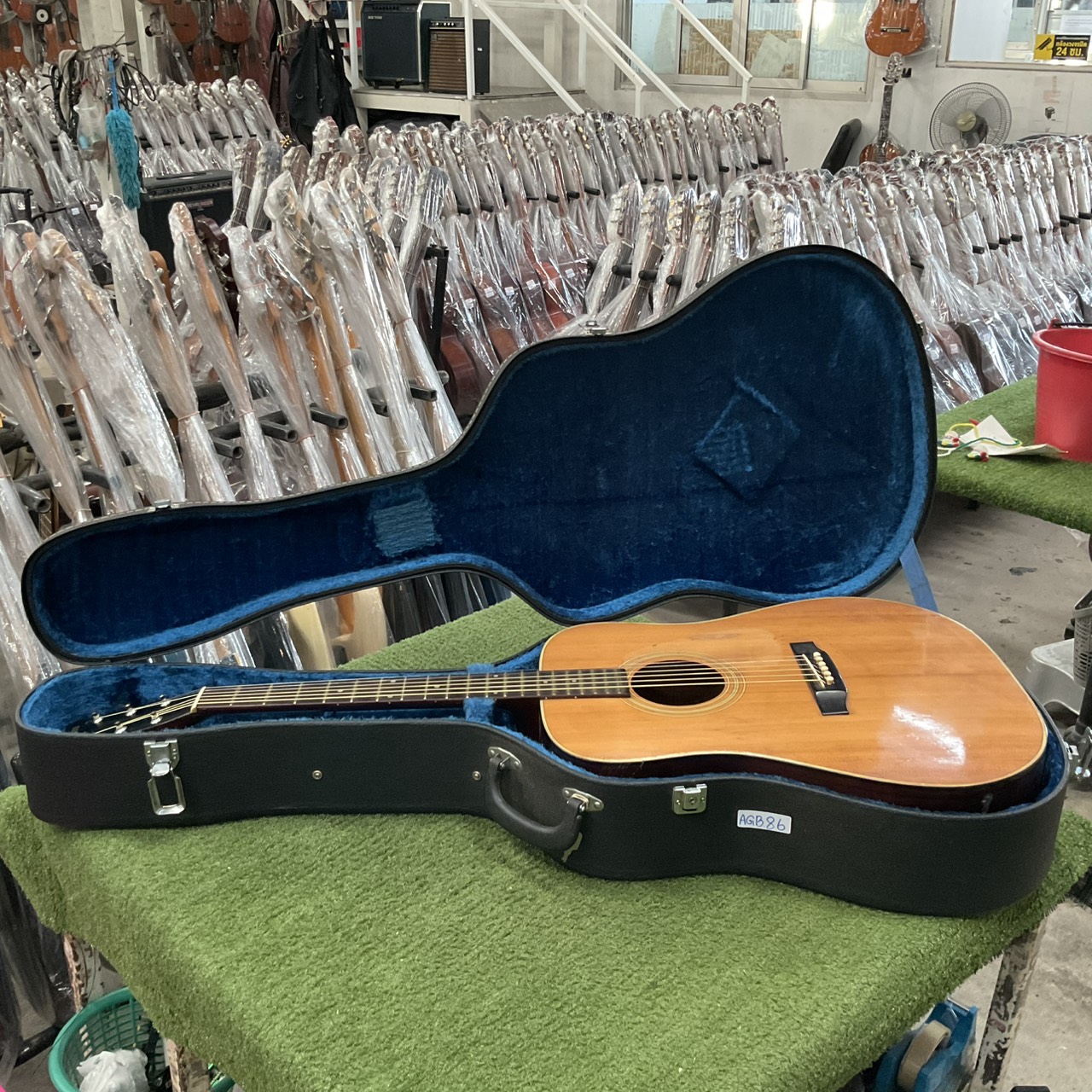 กล่องเคสกีต้าร์โปร่ง