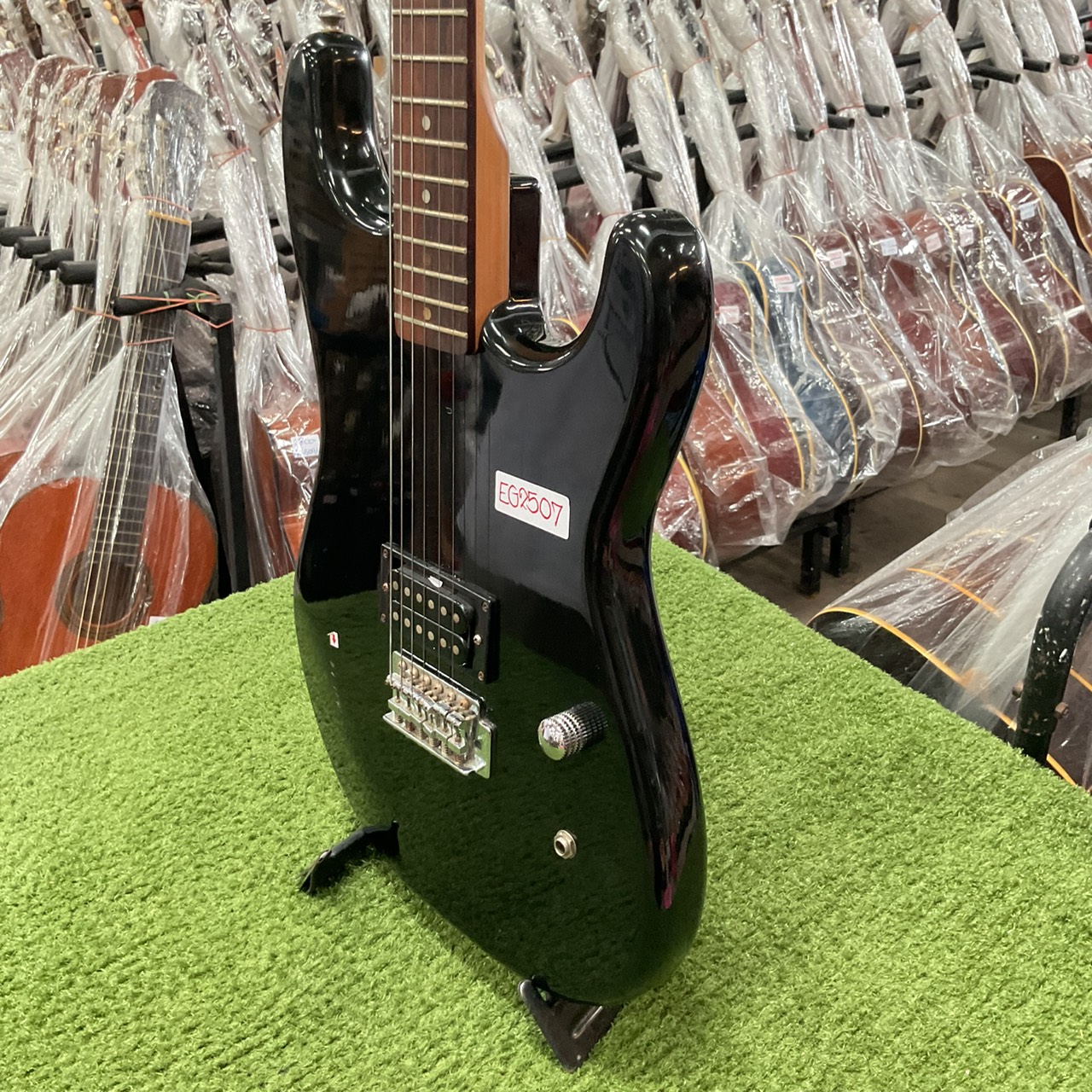 กีต้าร์ไฟฟ้า Ganion