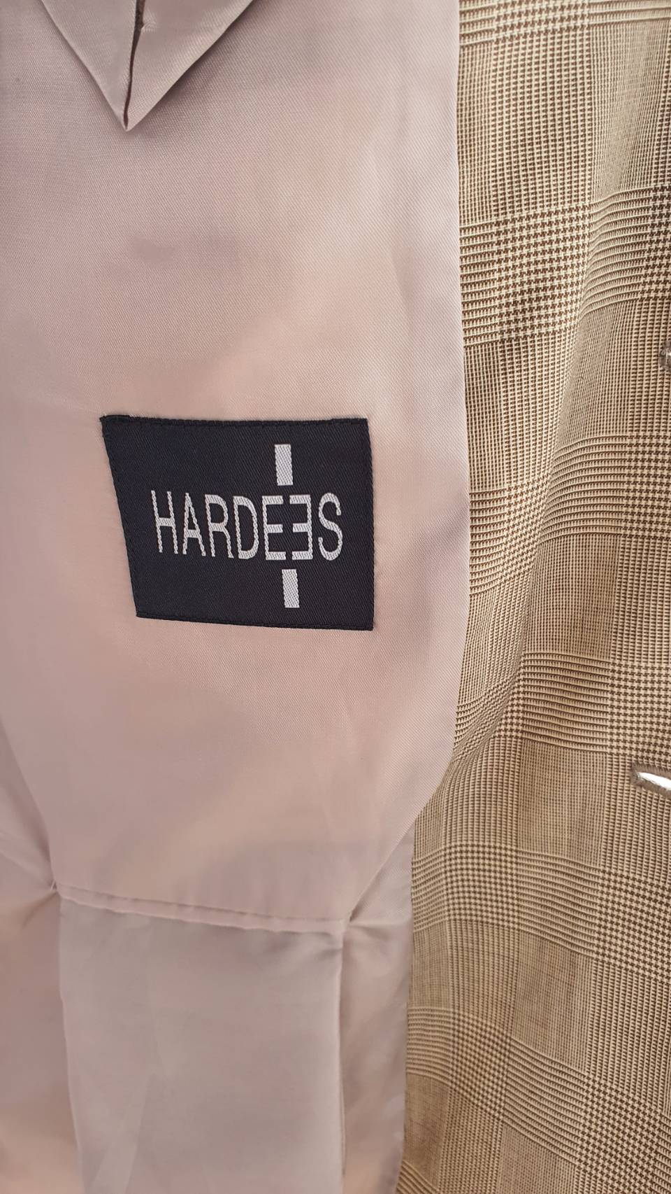 SUIT-A0003 เสื้อสูท สีน้ำตาลอ่อน มือสอง HARDEES อก free-42 นิ้ว