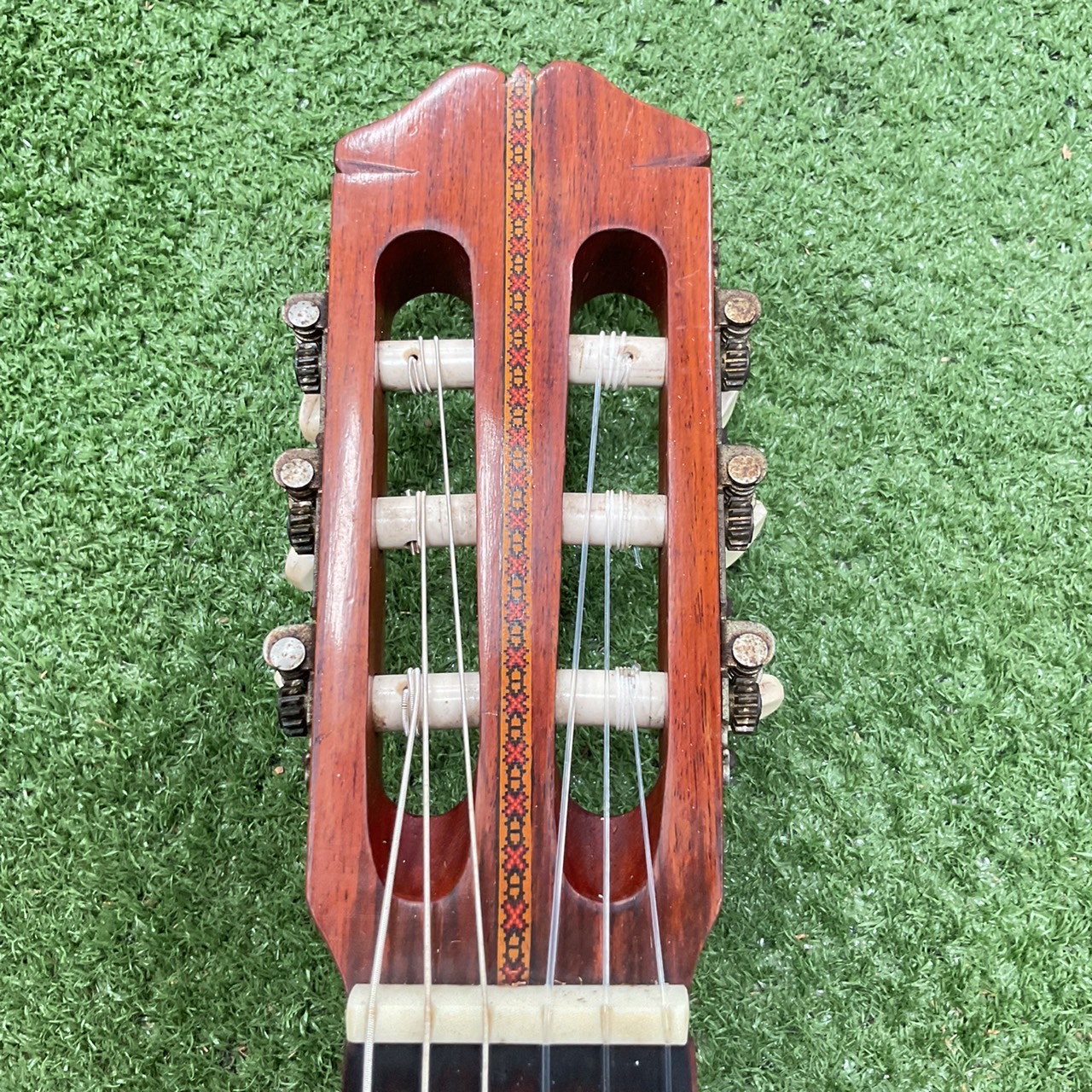 กีต้าร์คลาสสิค Grand Raforet : No.100