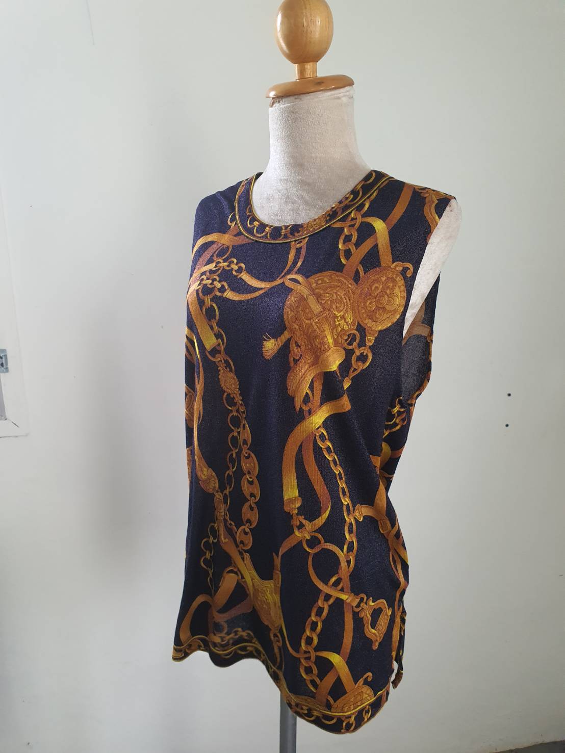 FF05649 เสื้อแฟชั่น มือสอง ลายโซ่ สวยๆ อก 38-40 นิ้ว