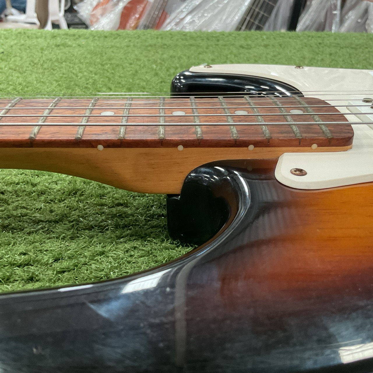 กีต้าร์ไฟฟ้า Squier by Fender