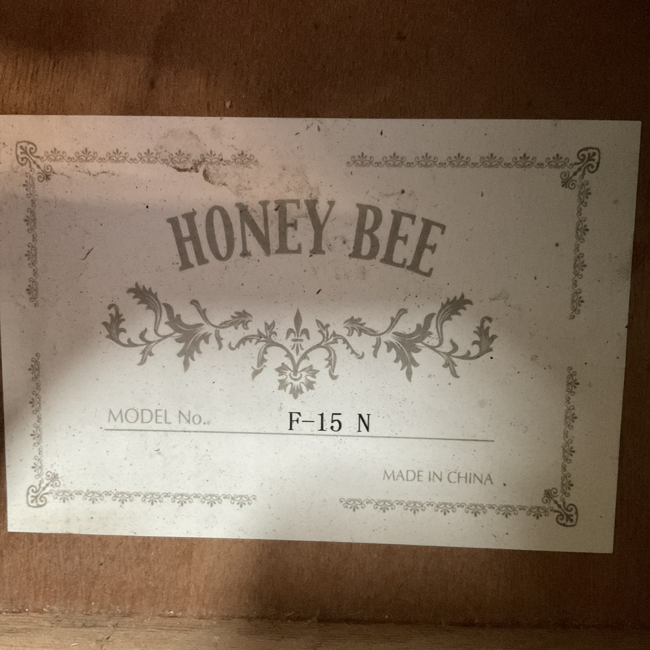 กีต้าร์โปร่ง HONEY BEE : F-15 N