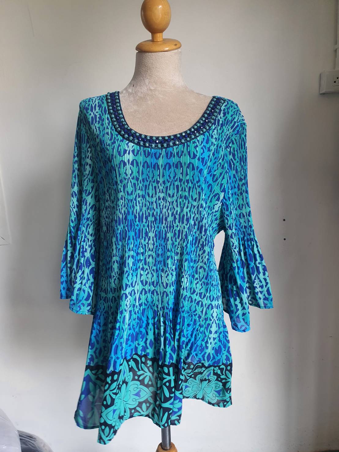 FF05317 เสื้อผ้ามือสอง ชีฟอง สีฟ้าลาย แบรนด์ CATHERINES อก 36-52 นิ้ว