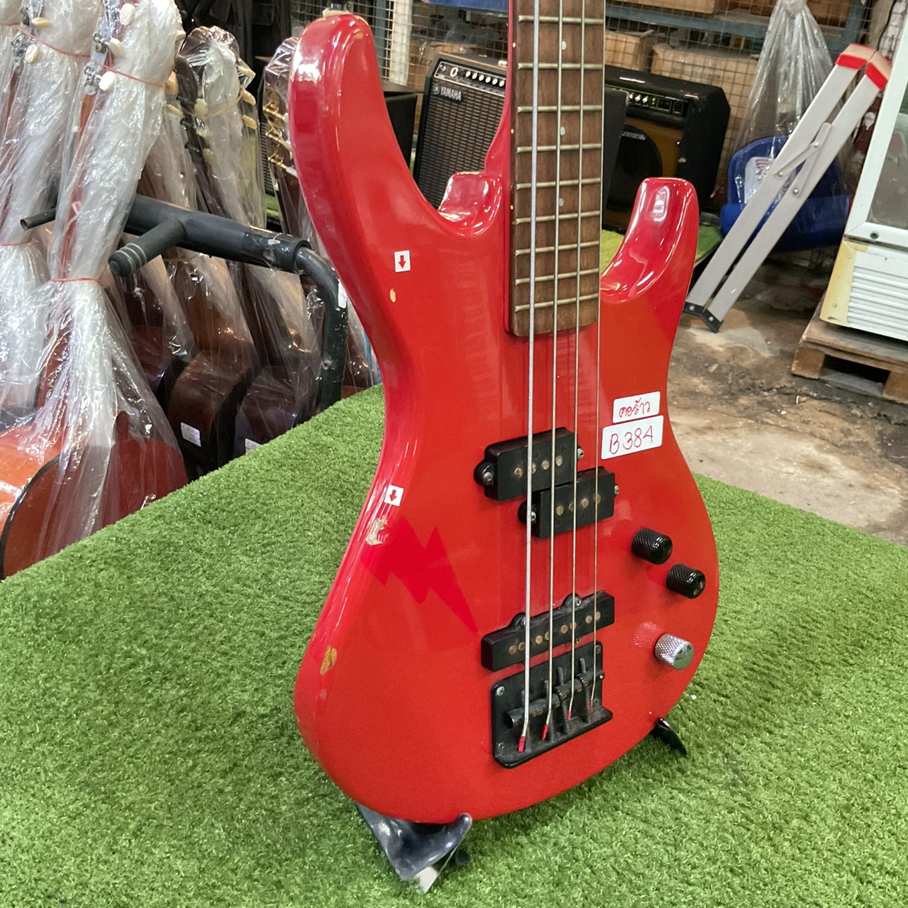 กีต้าร์เบส Aria Pro II : VANGUARD