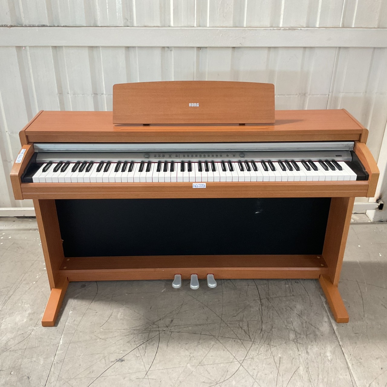 เปียโน KORG : C-320LC