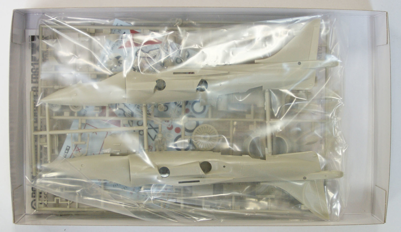 โมเดลเครื่องบิน Tamiya ขนาด 1/48 TA61026 Royal Navy Sea Harrier FRS.1