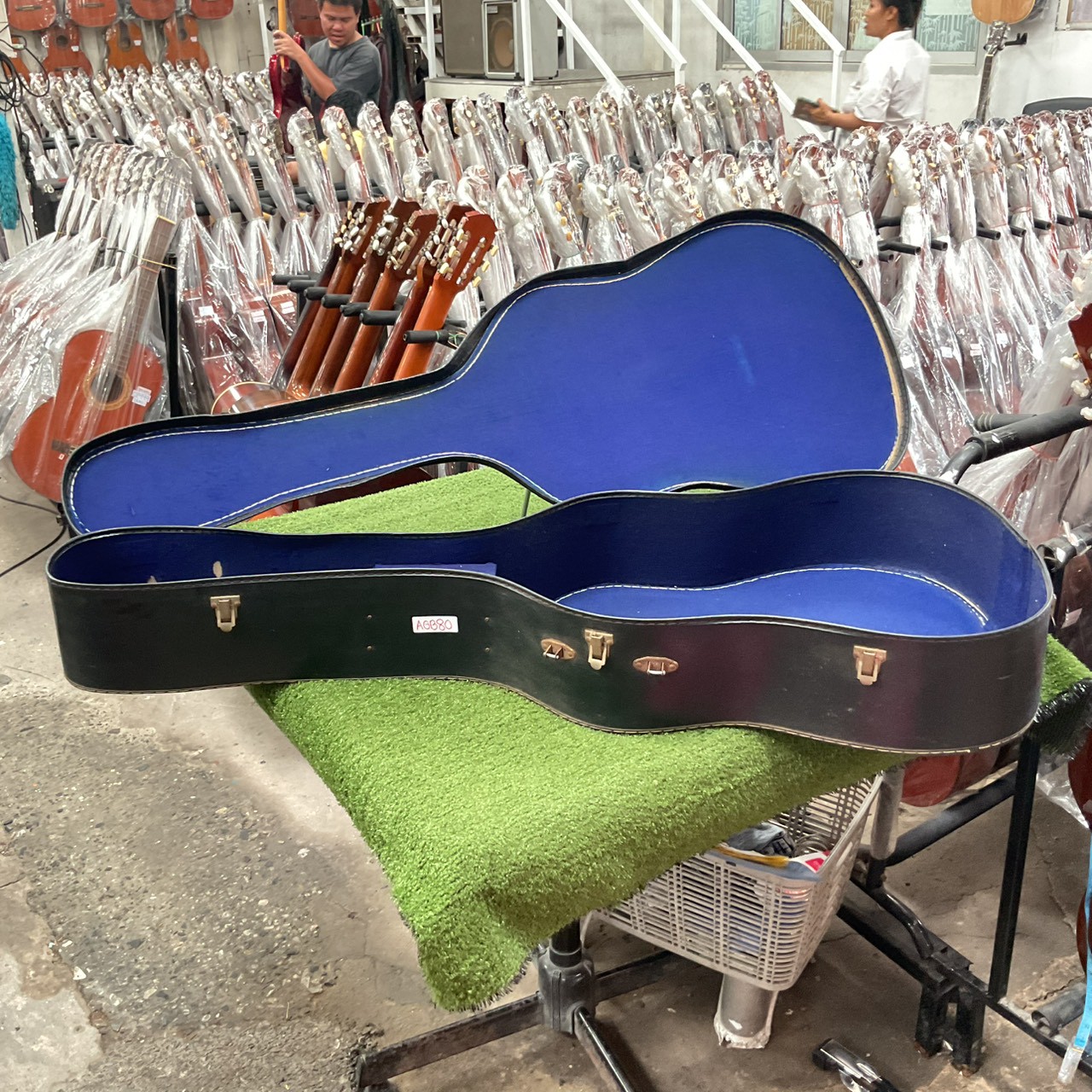 กล่องเคสกีต้าร์โปร่ง