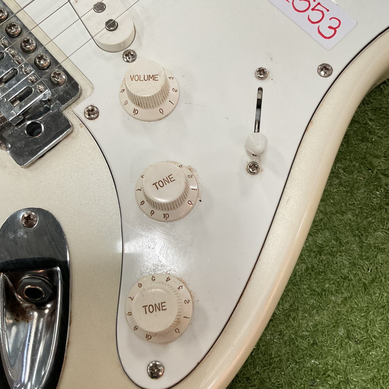 กีต้าร์ไฟฟ้า Mavis