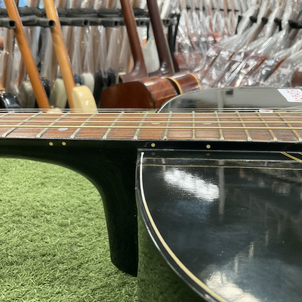 กีต้าร์โปร่ง Legend : LAW-20G/BK