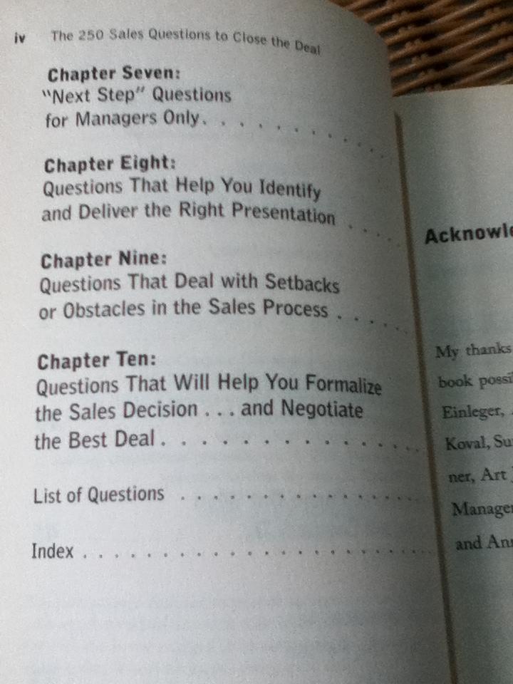 THE 250 SALES QUESTIONS TO CLOSE THE DEAL/ Stephan Schiffman