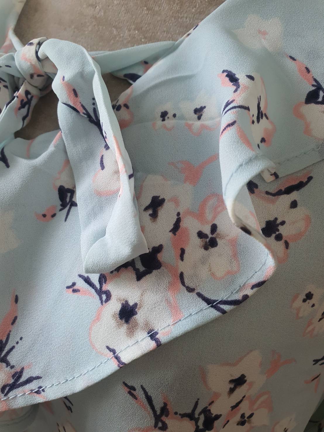 FF06440 เสื้อผ้ามือสอง ชีฟอง สีฟ้าอ่อน อก 37 นิ้ว
